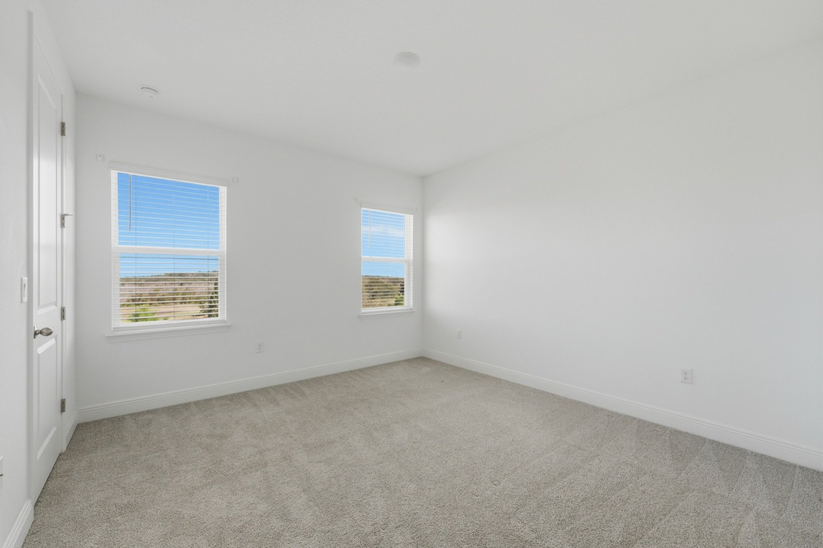 Bedroom before virtual staging